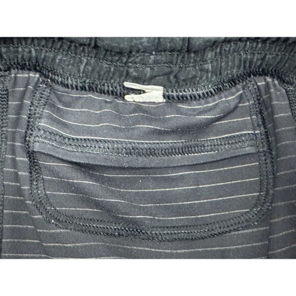 Lululemon Athletic Shorts Men Large Gray Black Lined Running Training Athleisure